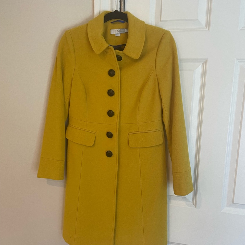 Almost new beautiful soft wool coat in Chartruese yellow. Beautifully made.